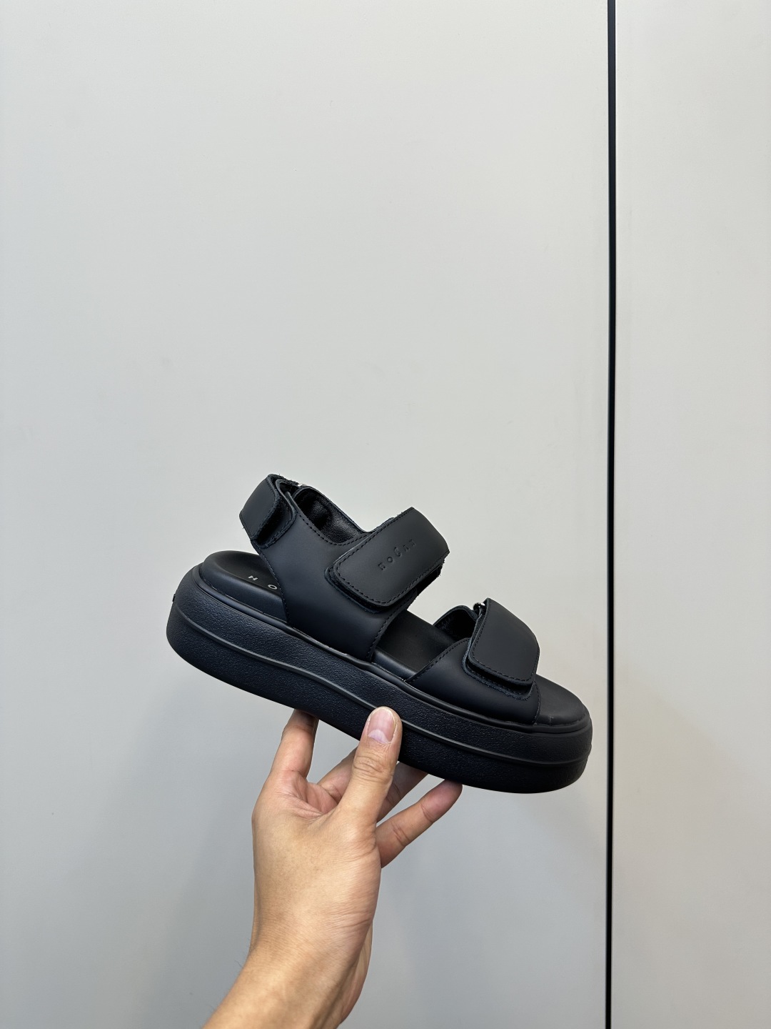 Luxurious Italian Hogan Sandals P775: Comfortable, Stylish, and Waterproof. - 图片 6