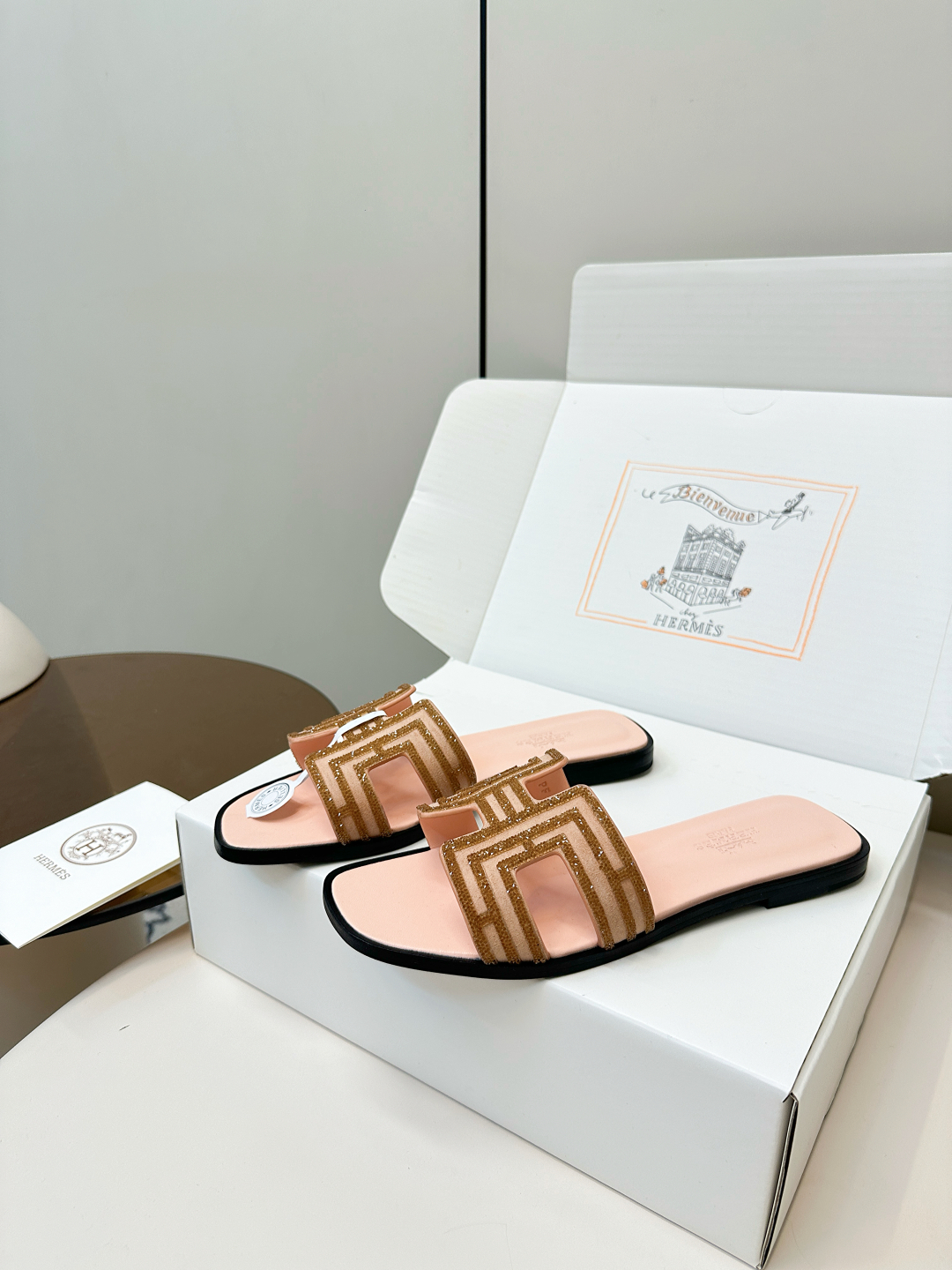 Hermes H Slippers: Chic Rhinestone Flat Sandals - Ultimate Comfort & Style 4 cmp i1750761469411 7890 0 2