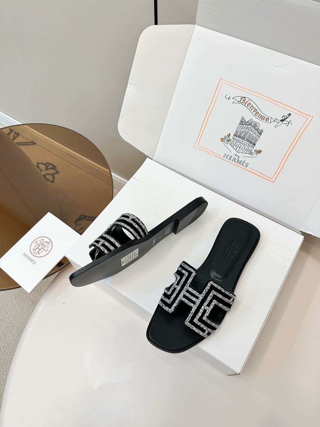 Hermes H Flat Sandals: Stylish Rhinestone Accents, Comfortable & Versatile 5 cmp i1750761493148 9651 0 3