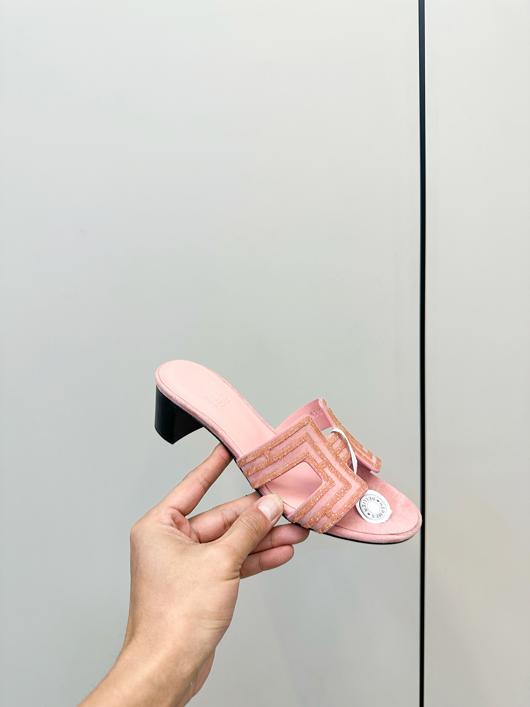 Hermes H Sandal: Elegant Mid-Heel Slippers with Rhinestone Detail 7 cmp i1750762156415 556 0 5