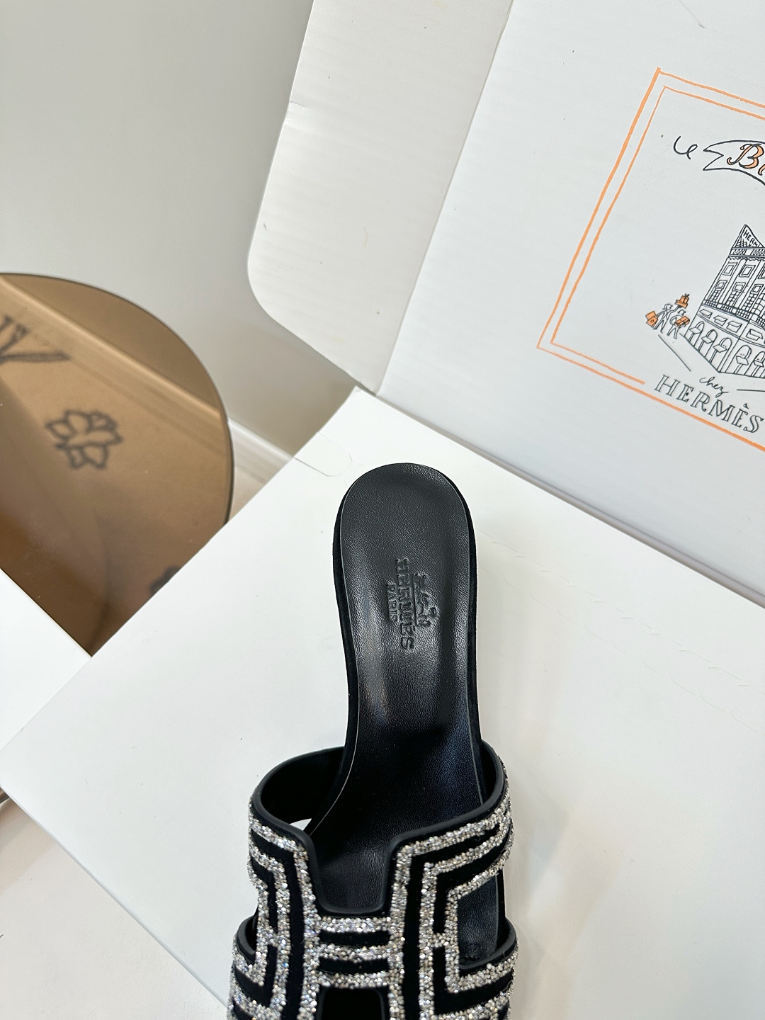 Hermes H-Slide Sandal with Rhinestone Embellishment | Comfortable & Stylish 9 cmp i1750762295519 1123 0 7