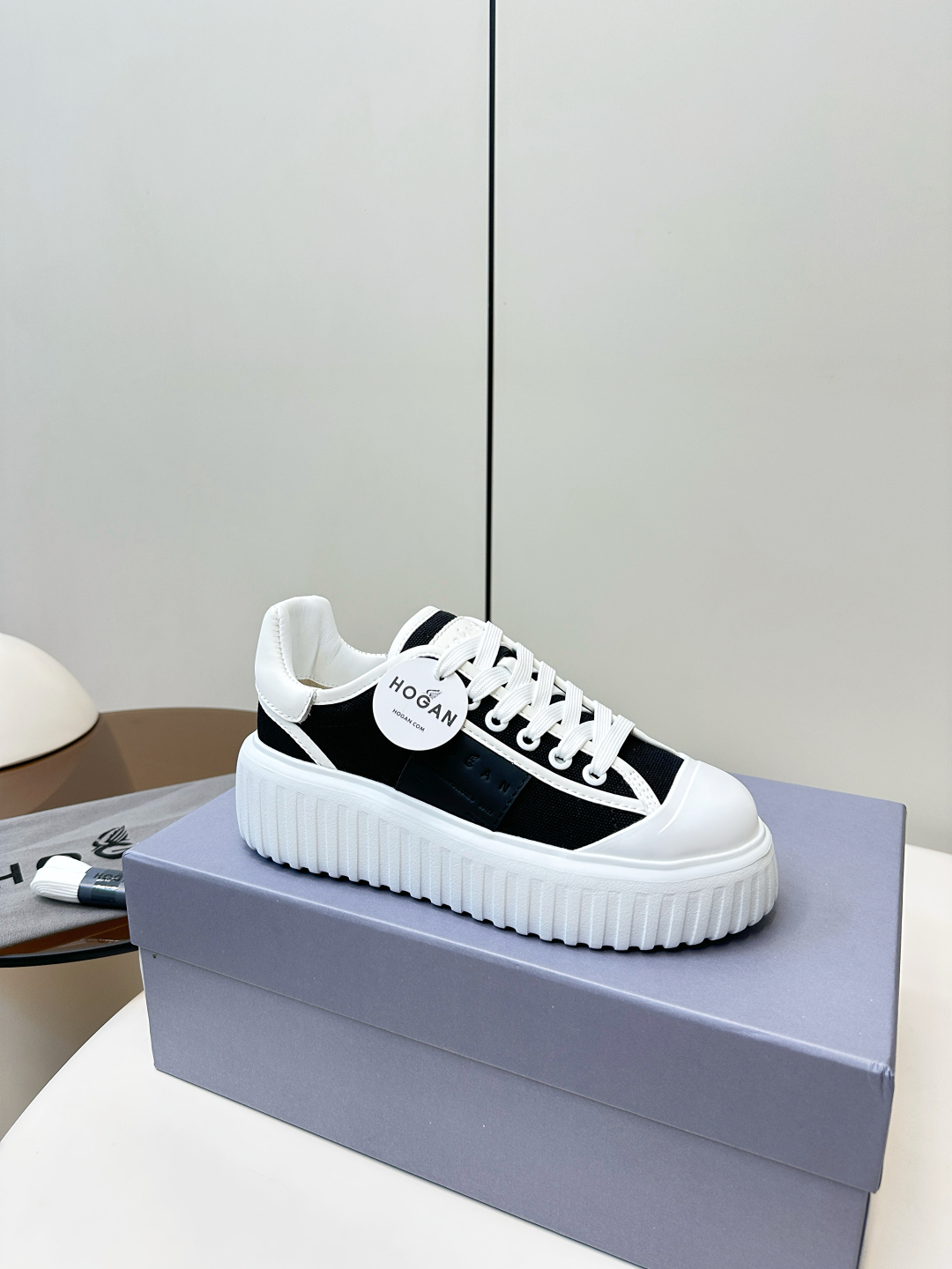 “Hogan Biscuit Shoes: Stylish and Comfortable Cookie Shoe Design for Men and Women” - 图片 3