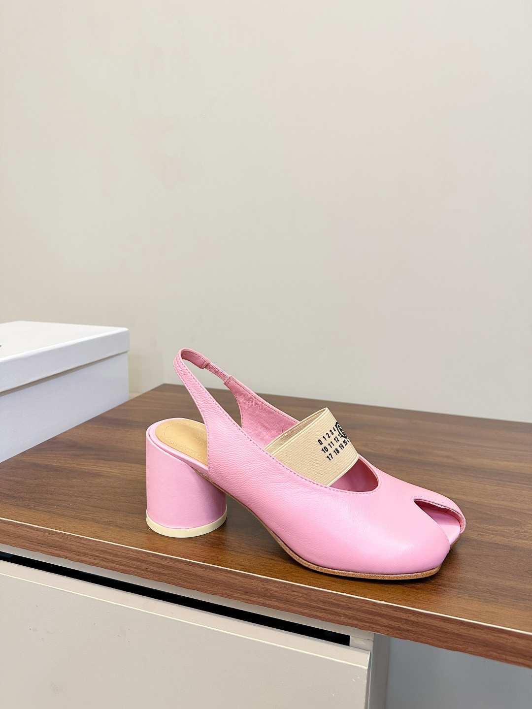 Maison Margiela MM6马吉拉分趾玛丽珍后空凉鞋
