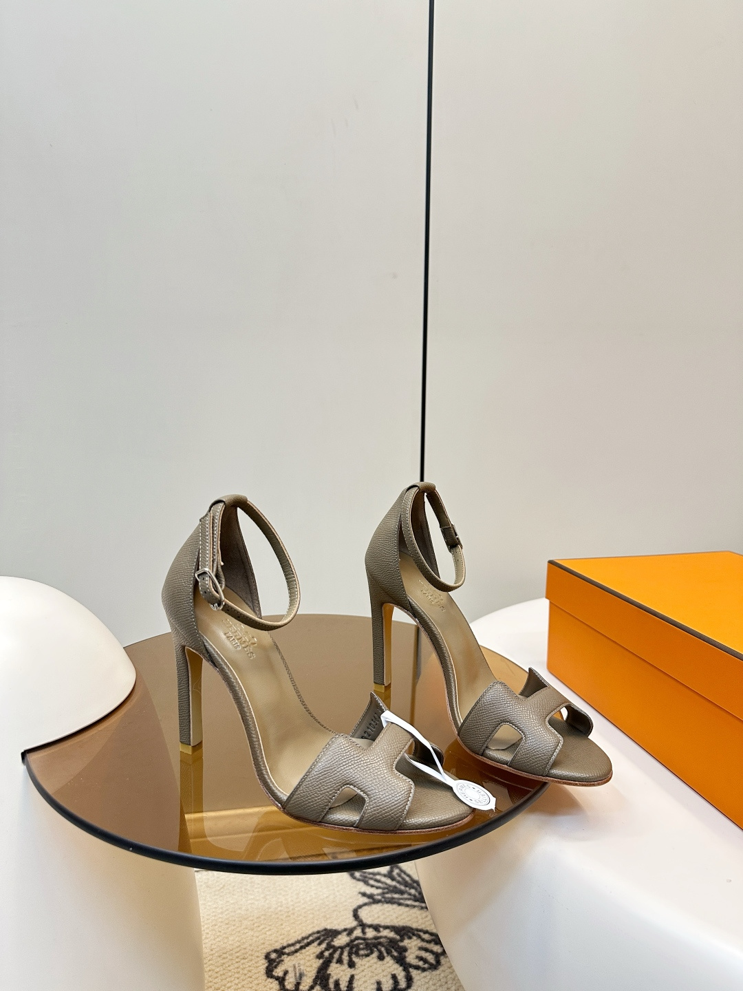 Hermès ​​HERMES｜爱马仕 H字高跟凉鞋​​
