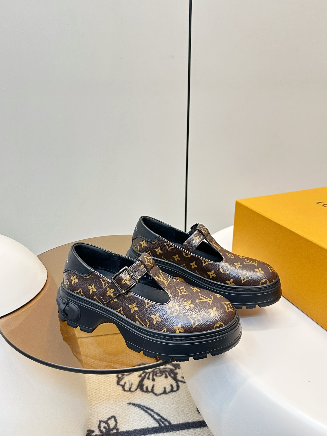 Louis Vuitton LV 26早春新品厚底玛丽珍小皮鞋