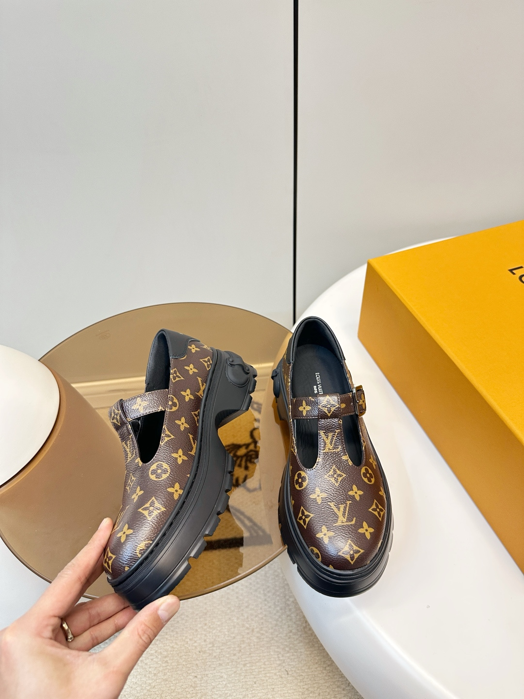 Louis Vuitton LV 26早春新品厚底玛丽珍小皮鞋