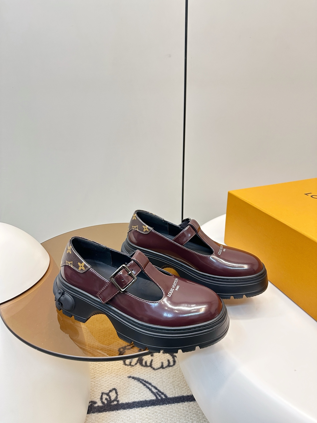 Louis Vuitton LV 26早春新品厚底玛丽珍小皮鞋