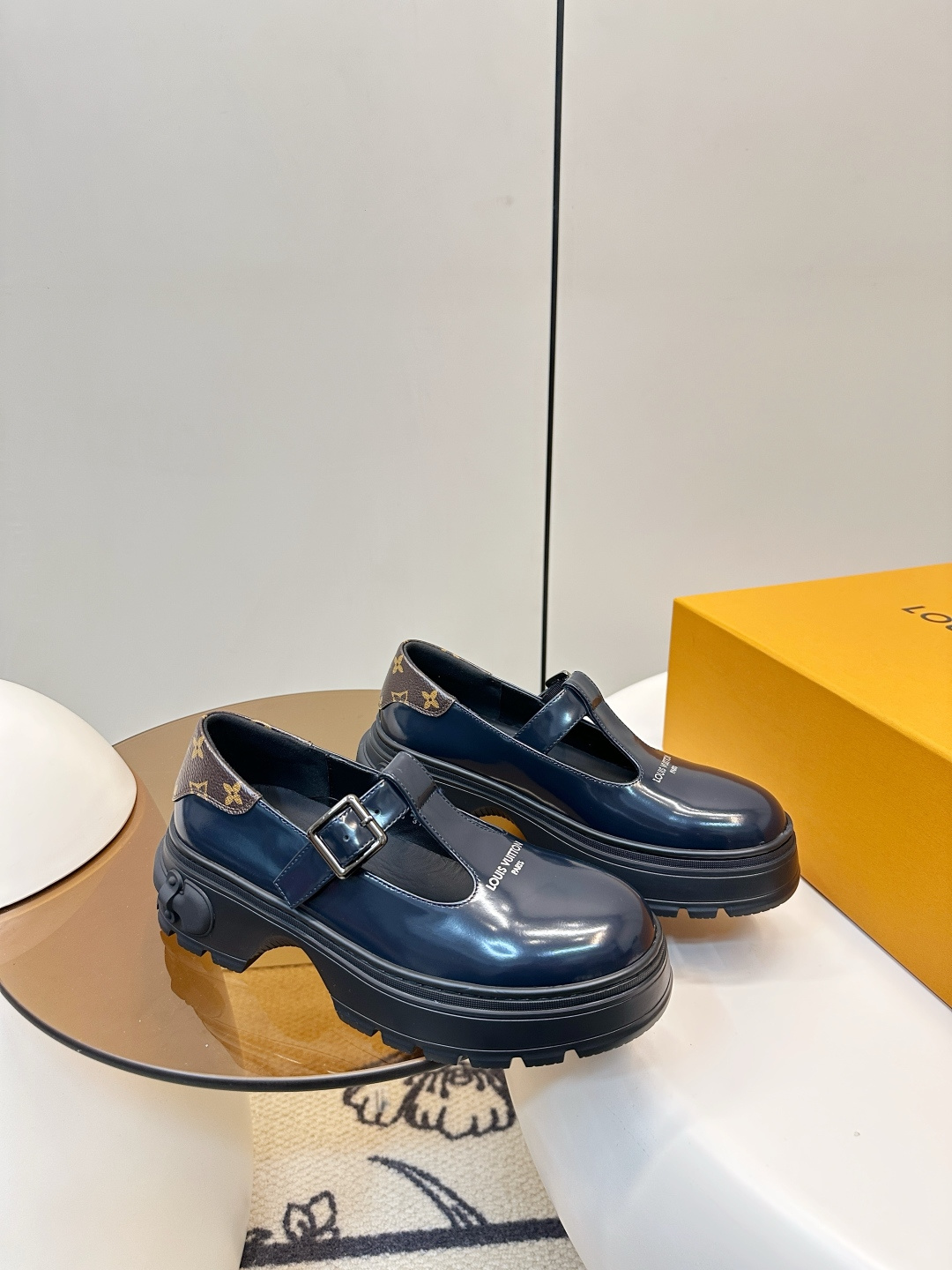 Louis Vuitton LV 26早春新品厚底玛丽珍小皮鞋