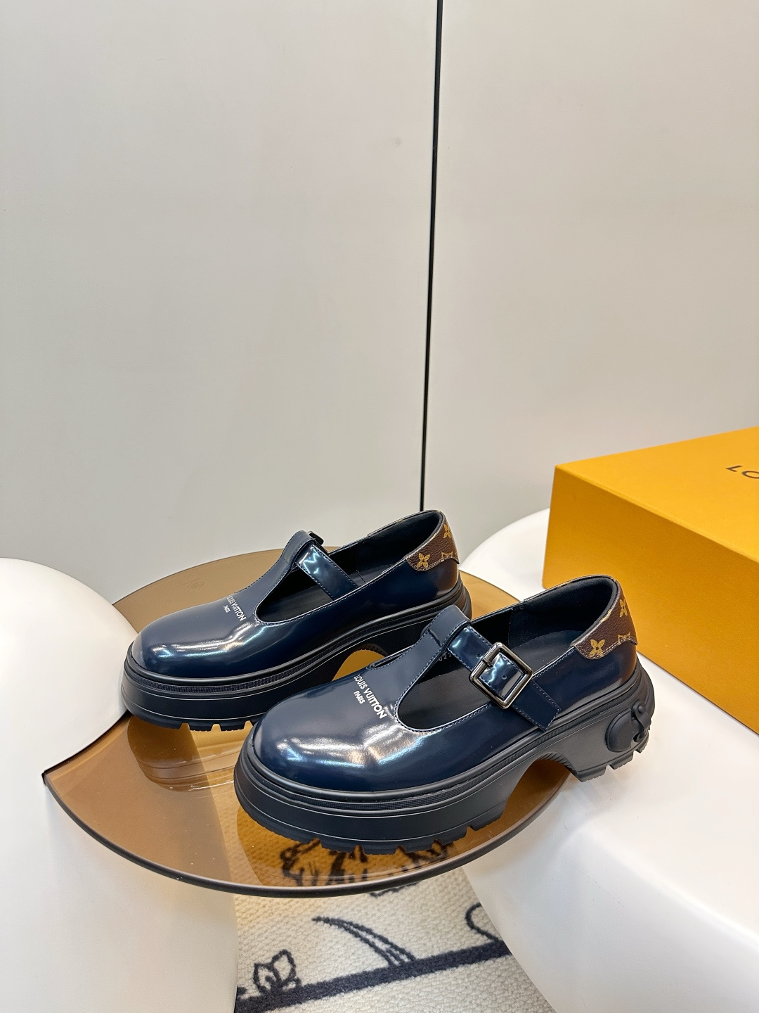 Louis Vuitton LV 26早春新品厚底玛丽珍小皮鞋