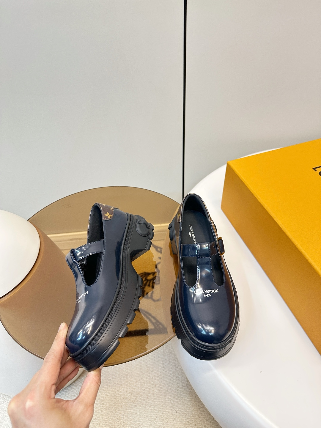 Louis Vuitton LV 26早春新品厚底玛丽珍小皮鞋