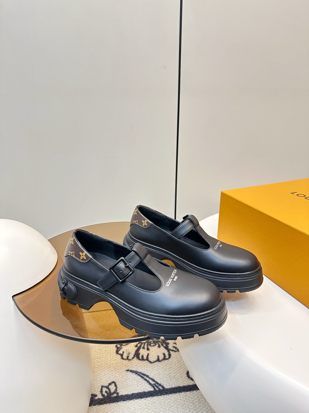 Louis Vuitton LV 26早春新品厚底玛丽珍小皮鞋