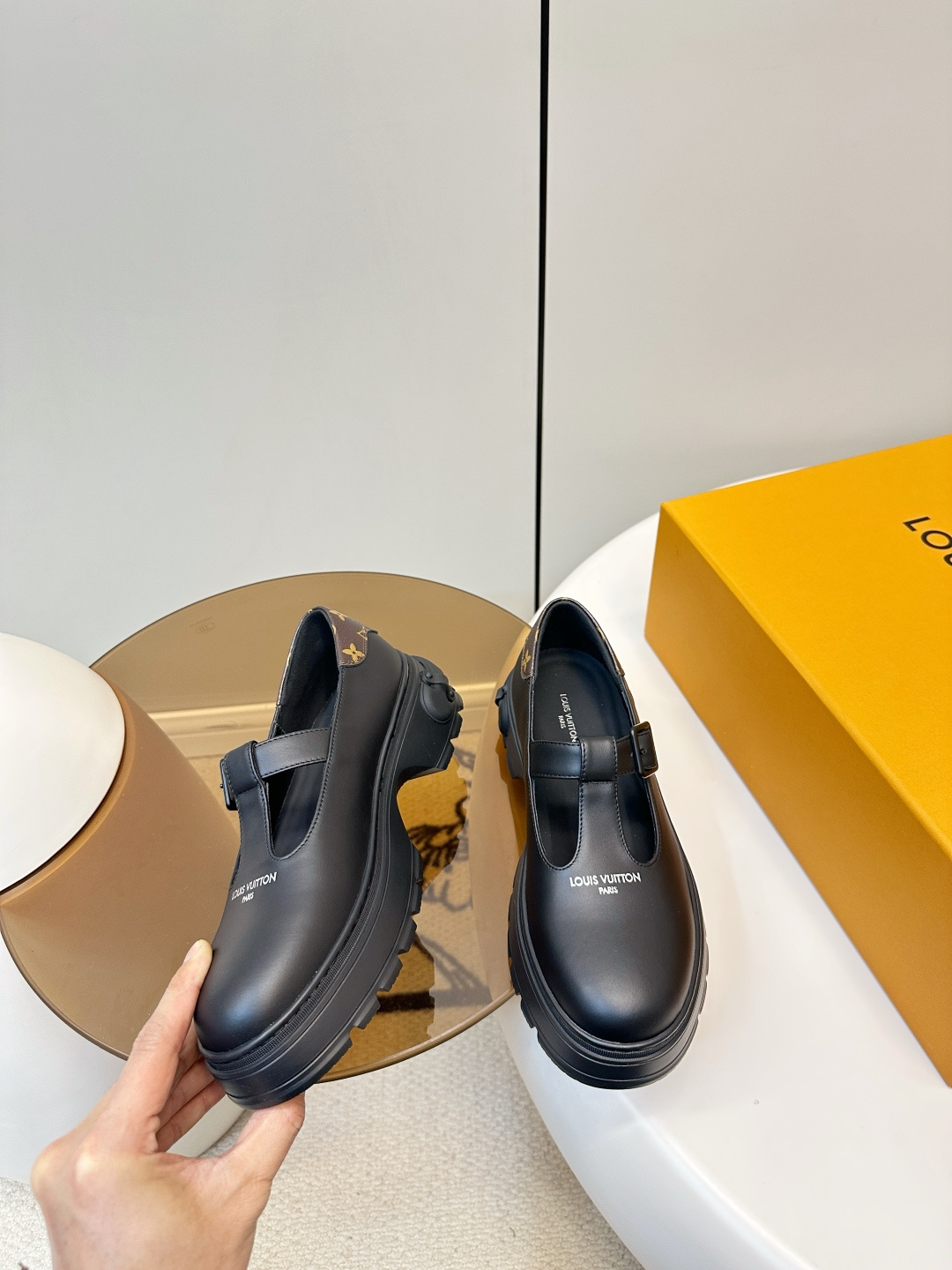 Louis Vuitton LV 26早春新品厚底玛丽珍小皮鞋