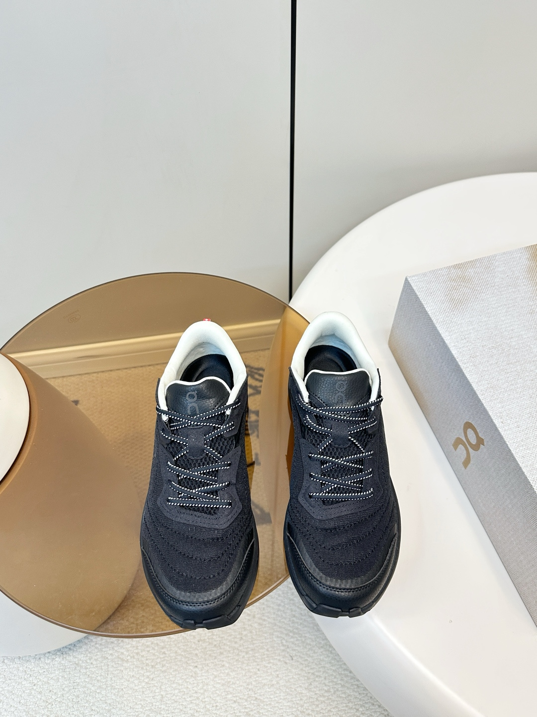 NO:759215,Purchasing agent level On x Zendaya co-branded Moon casual sports shoes running shoes On and Zendaya co-branded Cloudzone Moon, focusing on daily commuting and city walks. The upper is made of breathable mesh + artificial leather, which is light and comfortable, and also very refreshing to wear in summer. The midsole is equipped with  CloudTec cushioning technology and Speedboard propulsion board provide strong arch support and perfect rebound feeling when walking. The wear-resistant rubber outsole has great grip and durability. The white and red color scheme is simple and layered, fashionable and practical, and it is perfect for daily outings or light sports!  Original molded rubber foam sole!  :Female-Male-(Male customization is non-refundable), casual shoes/sports shoes, sneakers19860909代购级 On昂跑 x 赞达亚联名款 Moon 休闲运动鞋 跑步鞋 On昂跑与Zendaya联名的Cloudzone Moon,主打日常通勤和城市漫步.鞋面采用透气网眼+人造革,轻盈舒适,夏天穿也很清爽 .中底搭载 CloudTec缓震科技和Speedboard推进板,足弓支撑力强,走路回弹感满分.外底耐磨橡胶,抓地力和耐用性都很棒.白红配色简约又有层次,时尚实用,日常出街或轻运动都超适合！ 原版开模橡胶发泡鞋底！ :女-男-(男定制不退换）,休闲鞋/运动鞋,sneakers,Women's Shoes