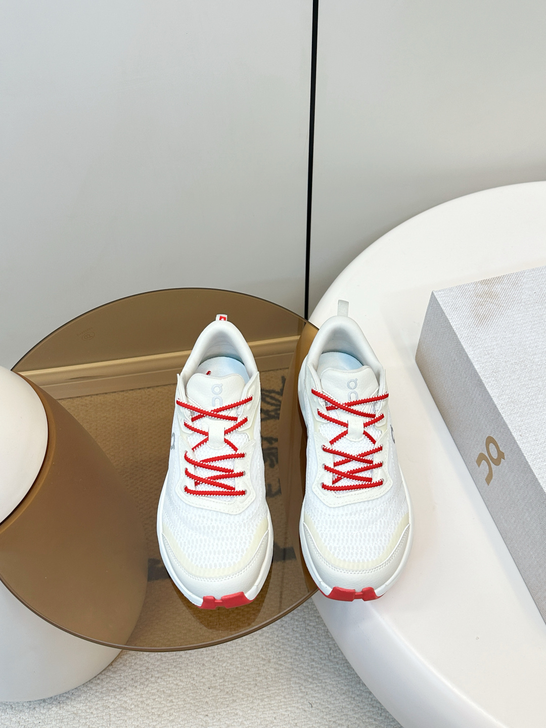 NO:707570,On x Zendaya co-branded Moon casual sports shoes running shoes On and Zendaya co-branded Cloudzone Moon, focusing on daily commuting and city walks. The upper is made of breathable mesh + artificial leather, which is light and comfortable, and it is also refreshing to wear in summer. The midsole is equipped with  CloudTec cushioning technology and Speedboard propulsion board provide strong arch support and perfect rebound feeling when walking. The wear-resistant rubber outsole has great grip and durability. The white and red color scheme is simple and layered, fashionable and practical, and it is perfect for daily outings or light sports!  Original molded rubber foam sole!  Size 35-44 (45. Customized), casual shoes/sports shoes, sneakers19860909On昂跑 x 赞达亚联名款 Moon 休闲运动鞋 跑步鞋 On昂跑与Zendaya联名的Cloudzone Moon,主打日常通勤和城市漫步.鞋面采用透气网眼+人造革,轻盈舒适,夏天穿也很清爽 .中底搭载 CloudTec缓震科技和Speedboard推进板,足弓支撑力强,走路回弹感满分.外底耐磨橡胶,抓地力和耐用性都很棒.白红配色简约又有层次,时尚实用,日常出街或轻运动都超适合！ 原版开模橡胶发泡鞋底！ 码数35-44（45.订做）,休闲鞋/运动鞋,sneakers,Women's Shoes