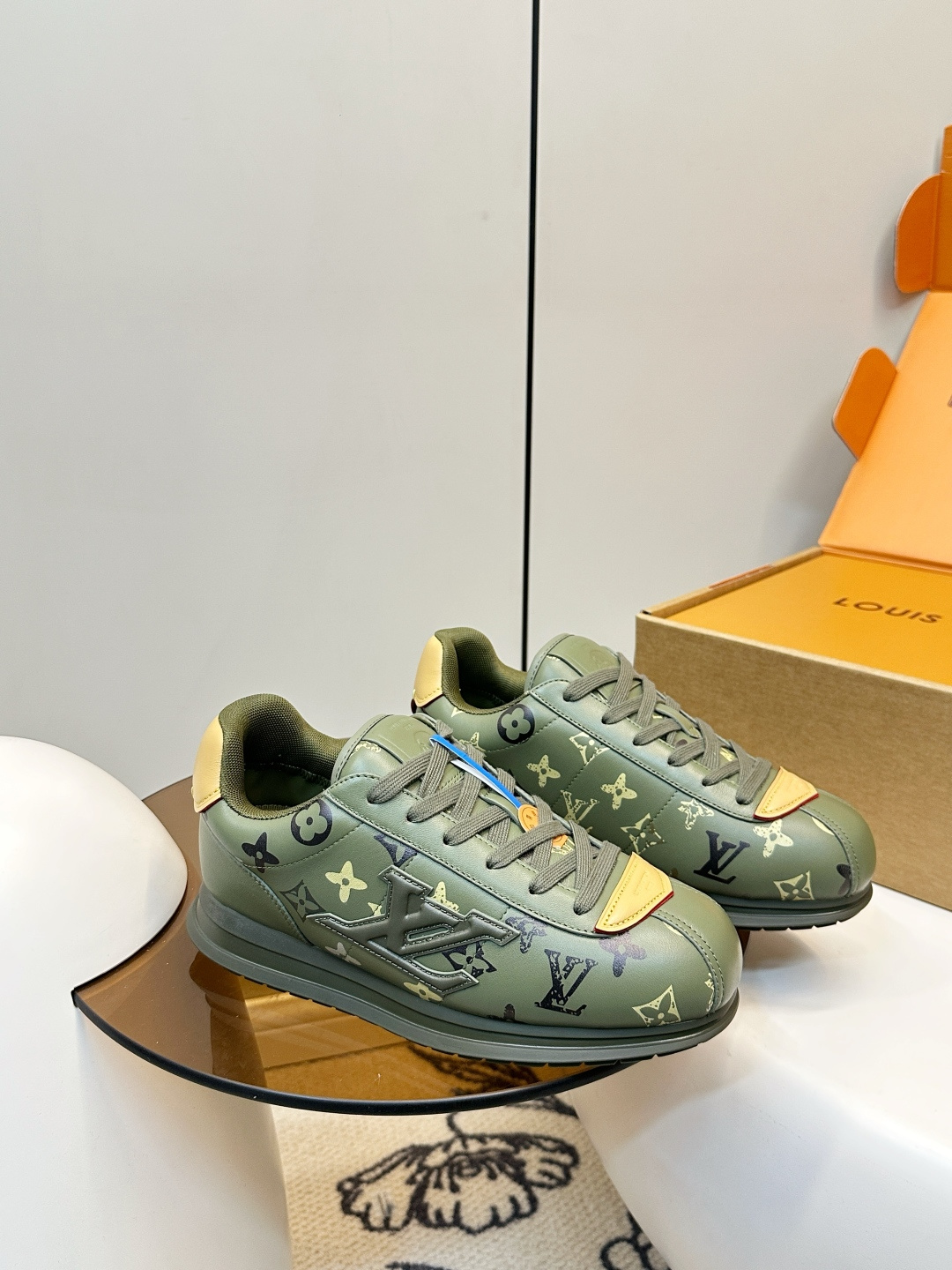 Louis Vuitton Louis Vuitton 路易威登 菲董 联名 Buttersoft系列 面包鞋 休闲运动鞋
