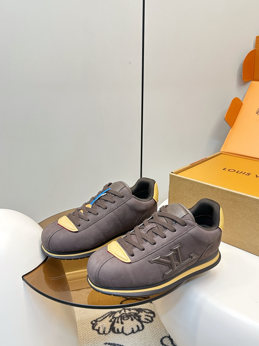 Louis Vuitton Louis Vuitton 路易威登 菲董 联名 Buttersoft系列 面包鞋 休闲运动鞋