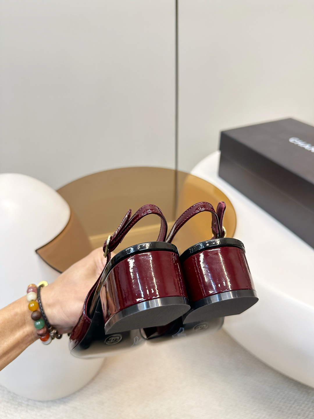 Chanel Chanel 山茶花拼色后空凉鞋​​