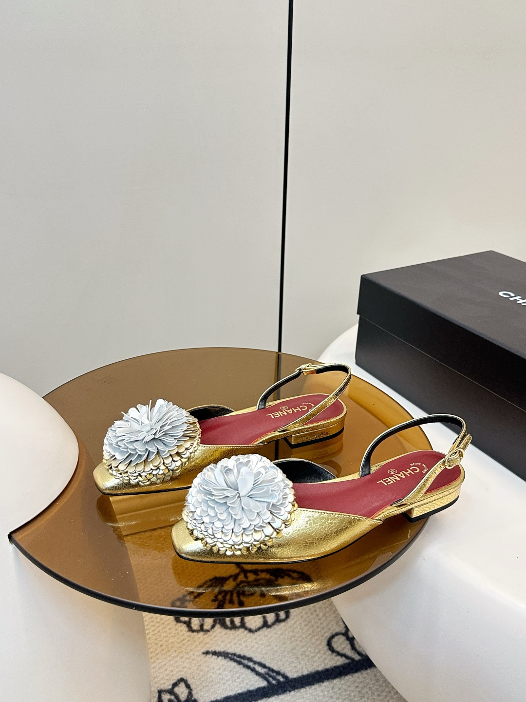 Chanel Chanel 26X新品山茶花平底凉鞋