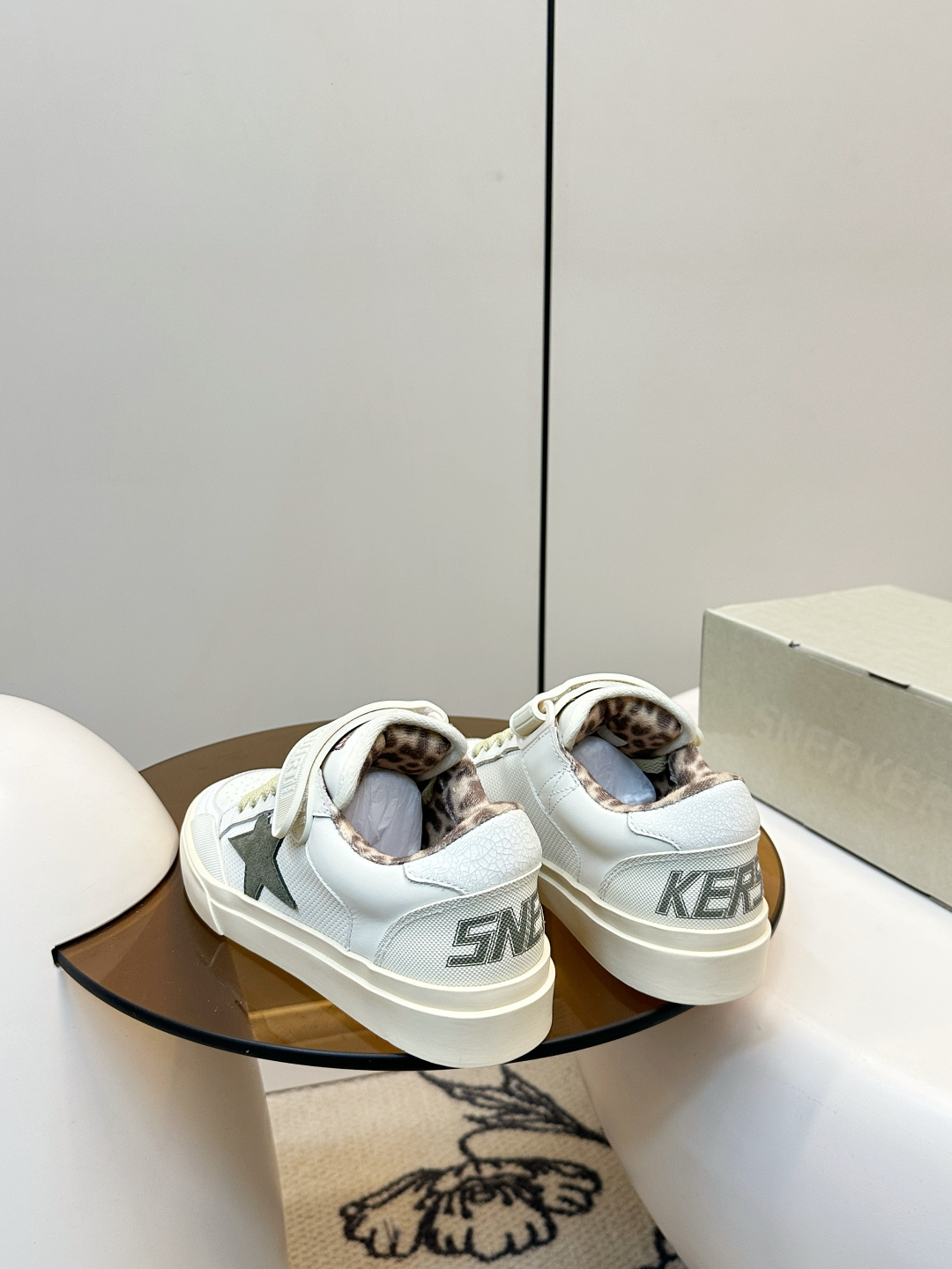 Burberry ​​GGDB 新款 LIGGHTSTAR 系列 魔术贴 休闲滑板鞋