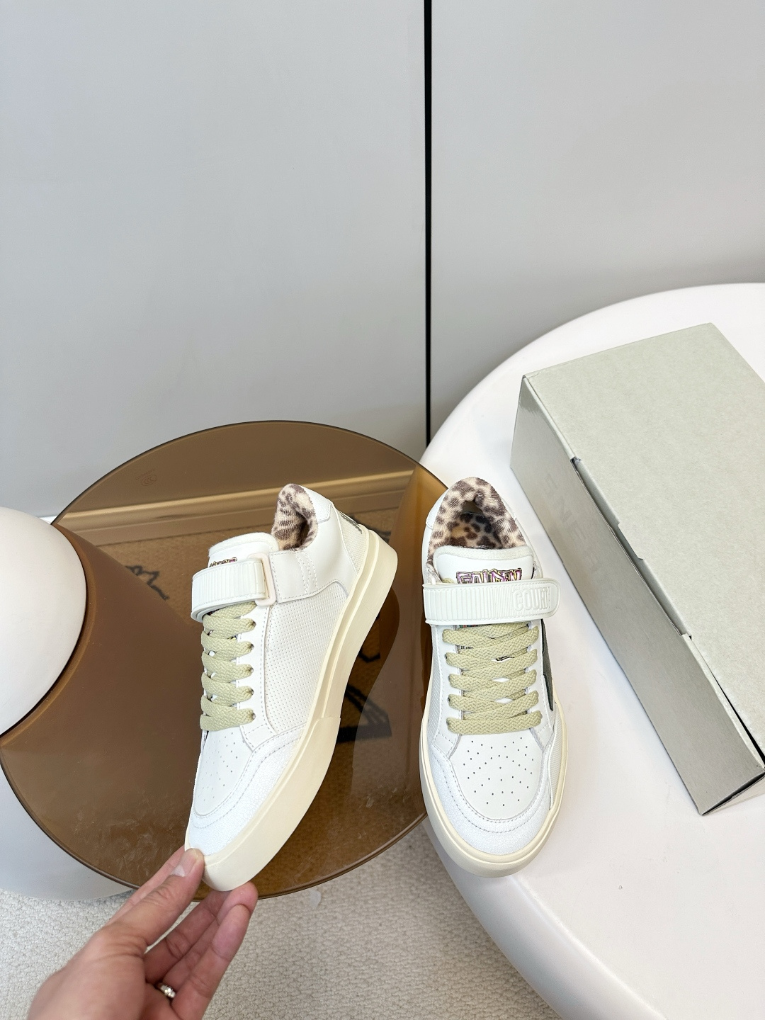 Burberry ​​GGDB 新款 LIGGHTSTAR 系列 魔术贴 休闲滑板鞋