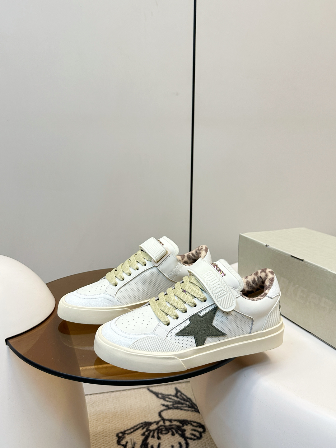 Burberry ​​GGDB 新款 LIGGHTSTAR 系列 魔术贴 休闲滑板鞋