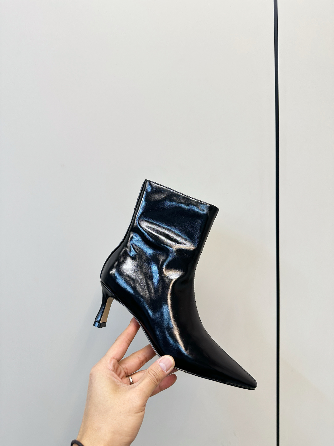 Bottega Veneta Bottega Veneta26​​油蜡皮尖头细跟 短靴