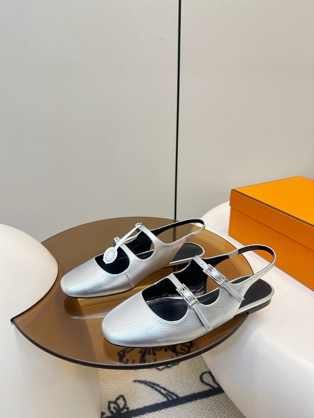 Hermès ​​Hermes｜爱马仕双扣带玛丽珍凉鞋​​