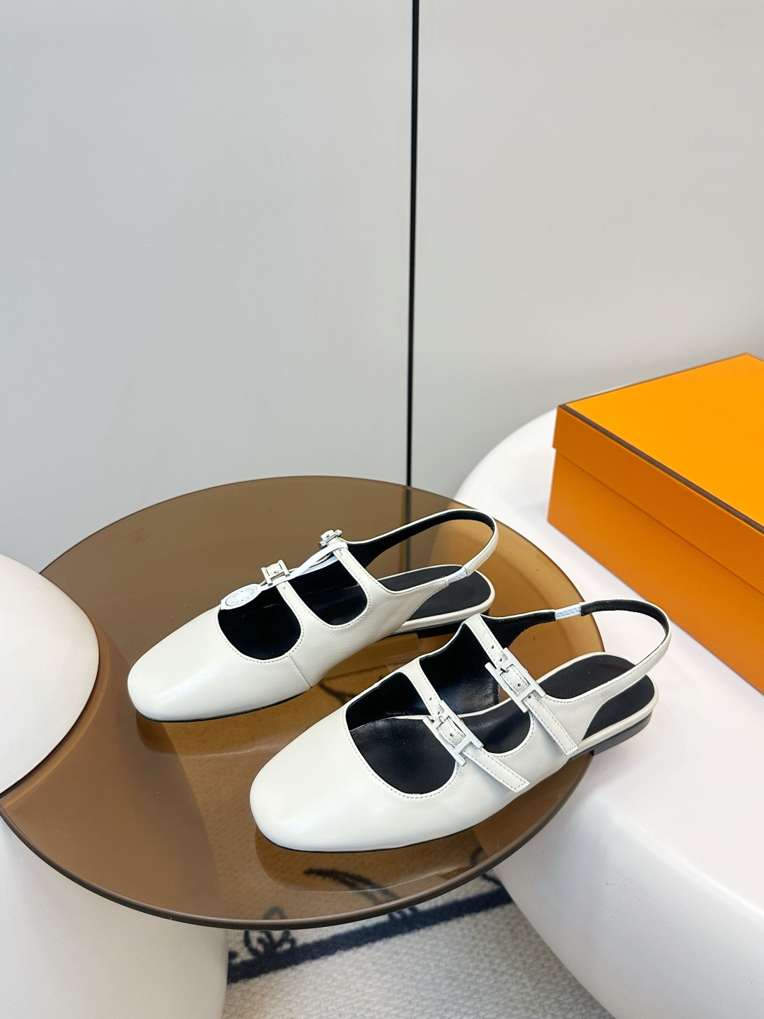 Hermès ​​Hermes｜爱马仕双扣带玛丽珍凉鞋​​