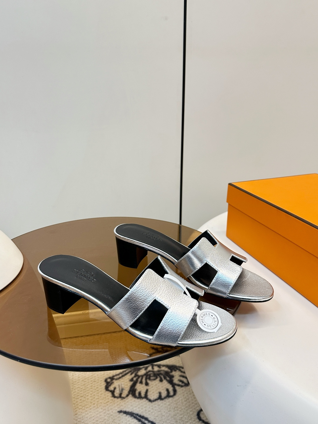 Hermès ​​Hermes｜爱马仕Oran H型平底/中跟 拖鞋