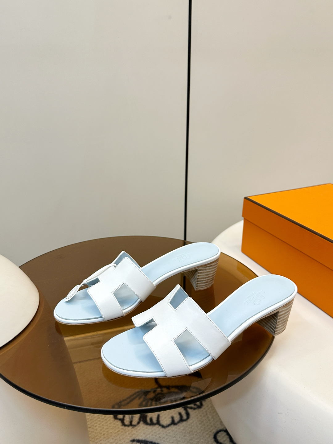 Hermès ​​Hermes｜爱马仕Oran H型平底/中跟 拖鞋