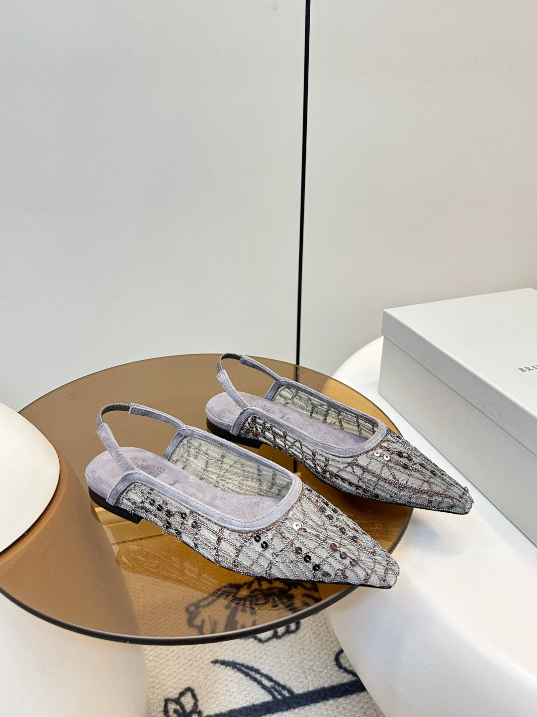 Brunello Cucinelli Brunello Cucinelli 26ss新品手工缝珠刺绣网纱平底后空凉鞋
