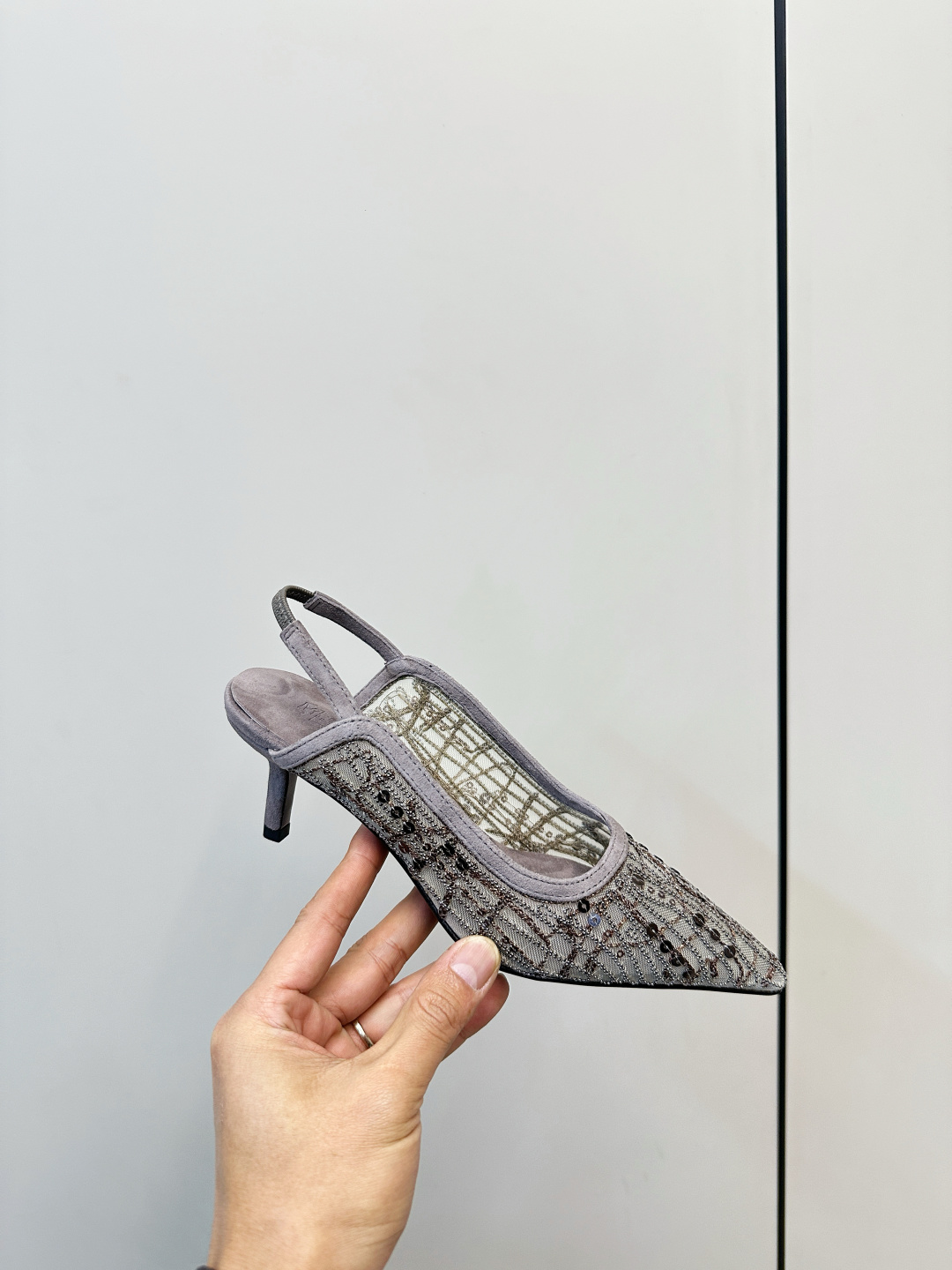 Brunello Cucinelli Brunello Cucinelli 26ss新品手工缝珠刺绣网纱猫跟凉鞋
