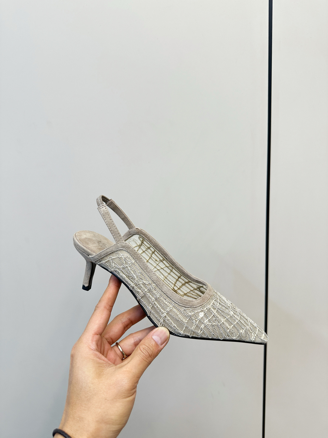 Brunello Cucinelli Brunello Cucinelli 26ss新品手工缝珠刺绣网纱平底后空凉鞋