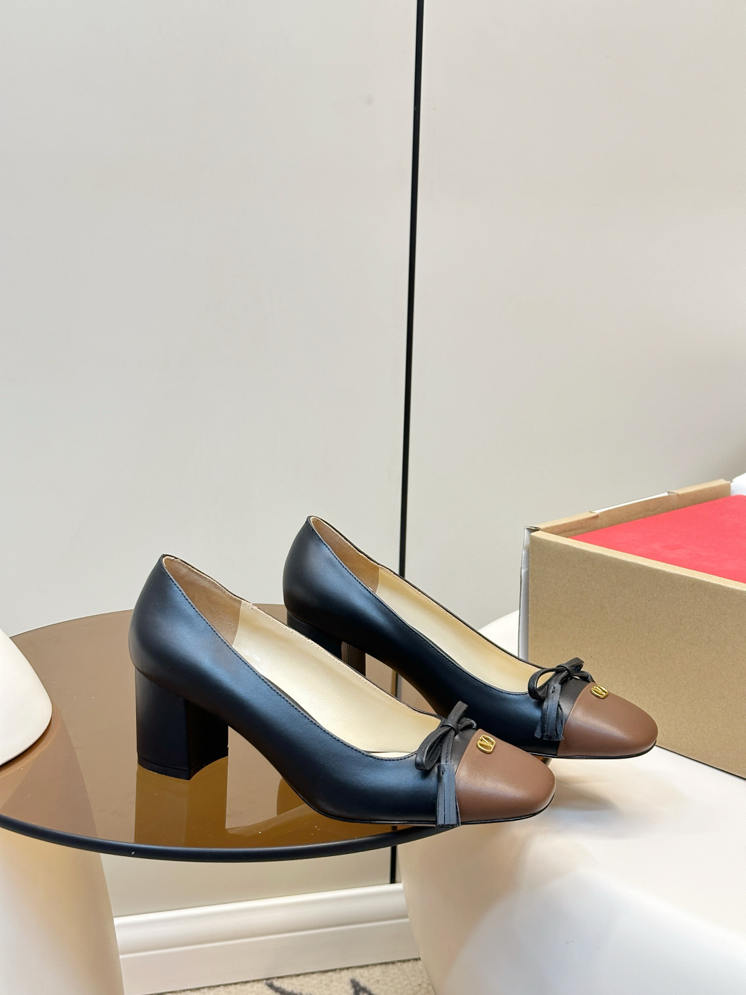 Valentino Valentino VT拼色蝴蝶结粗跟单鞋​​