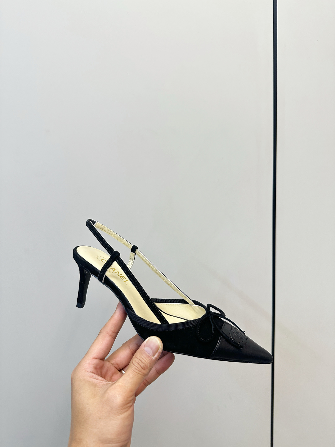Chanel ​​Chanel 中古拼色尖头高跟鞋​​