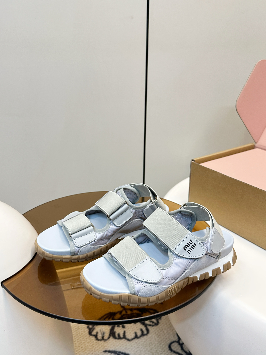 Miu Miu Miu Miu26ss新品运动凉鞋​​