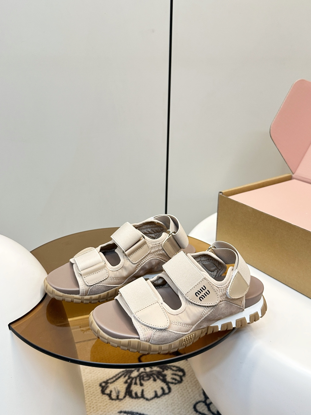Miu Miu Miu Miu26ss新品运动凉鞋​​