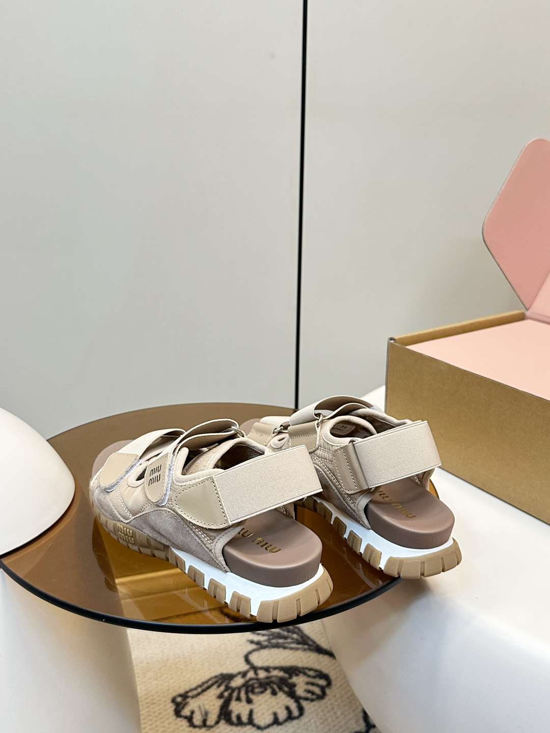 Miu Miu Miu Miu26ss新品运动凉鞋​​