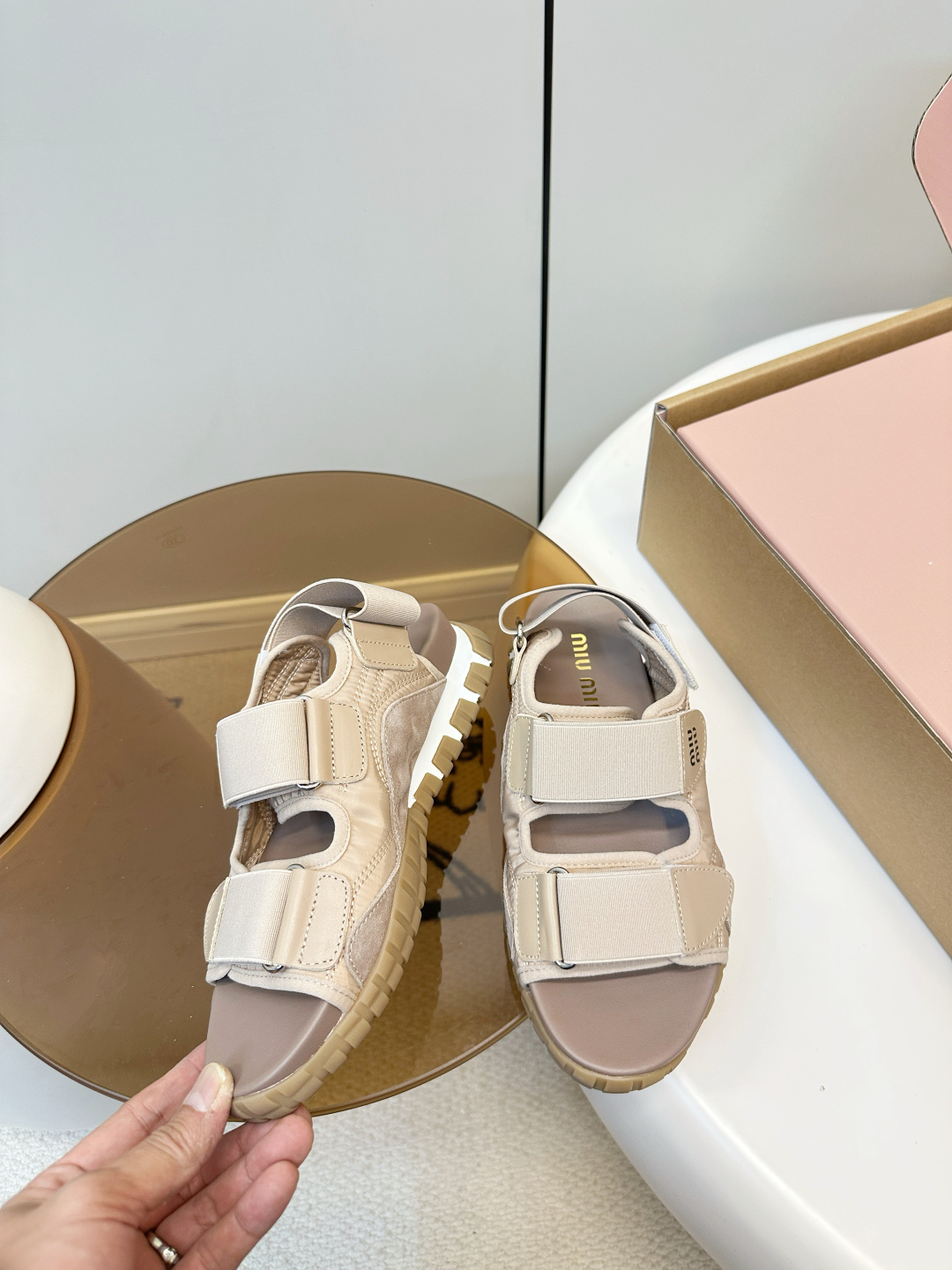 Miu Miu Miu Miu26ss新品运动凉鞋​​