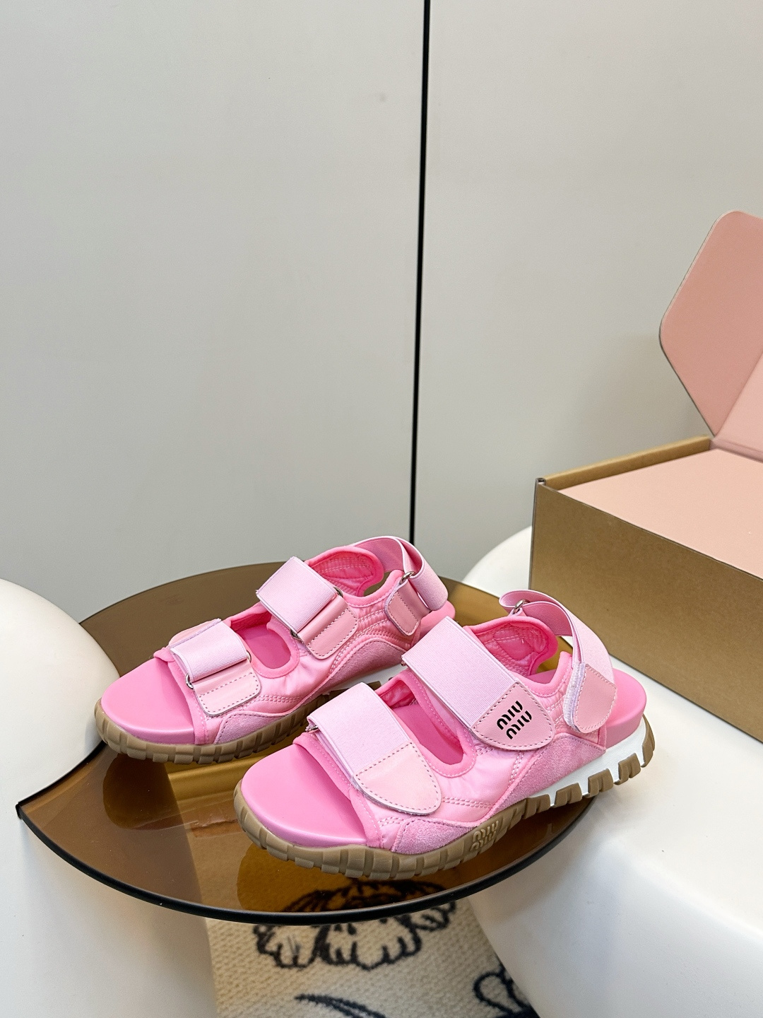 Miu Miu Miu Miu26ss新品运动凉鞋​​