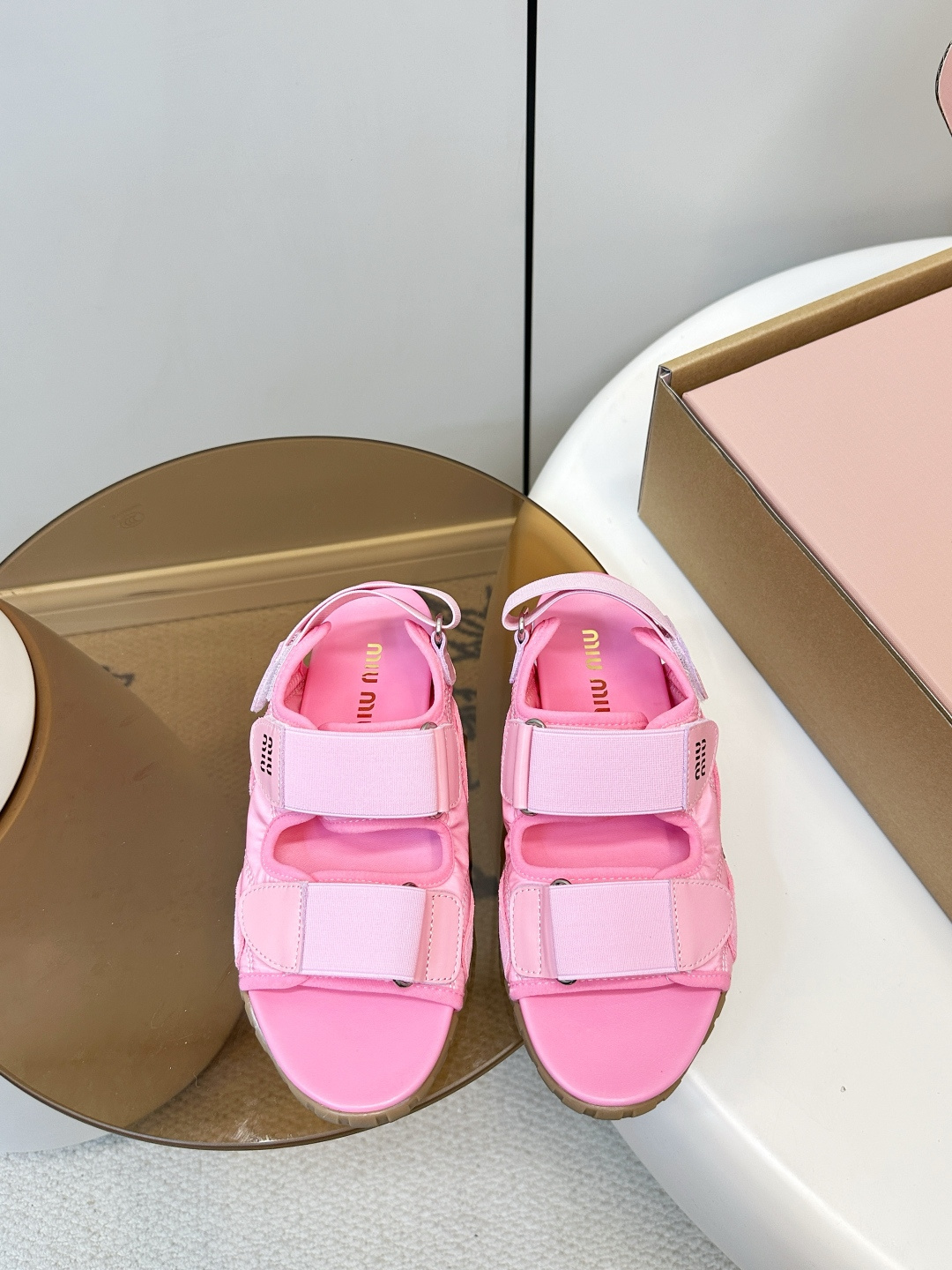 Miu Miu Miu Miu26ss新品运动凉鞋​​