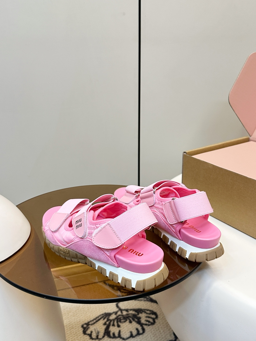 Miu Miu Miu Miu26ss新品运动凉鞋​​