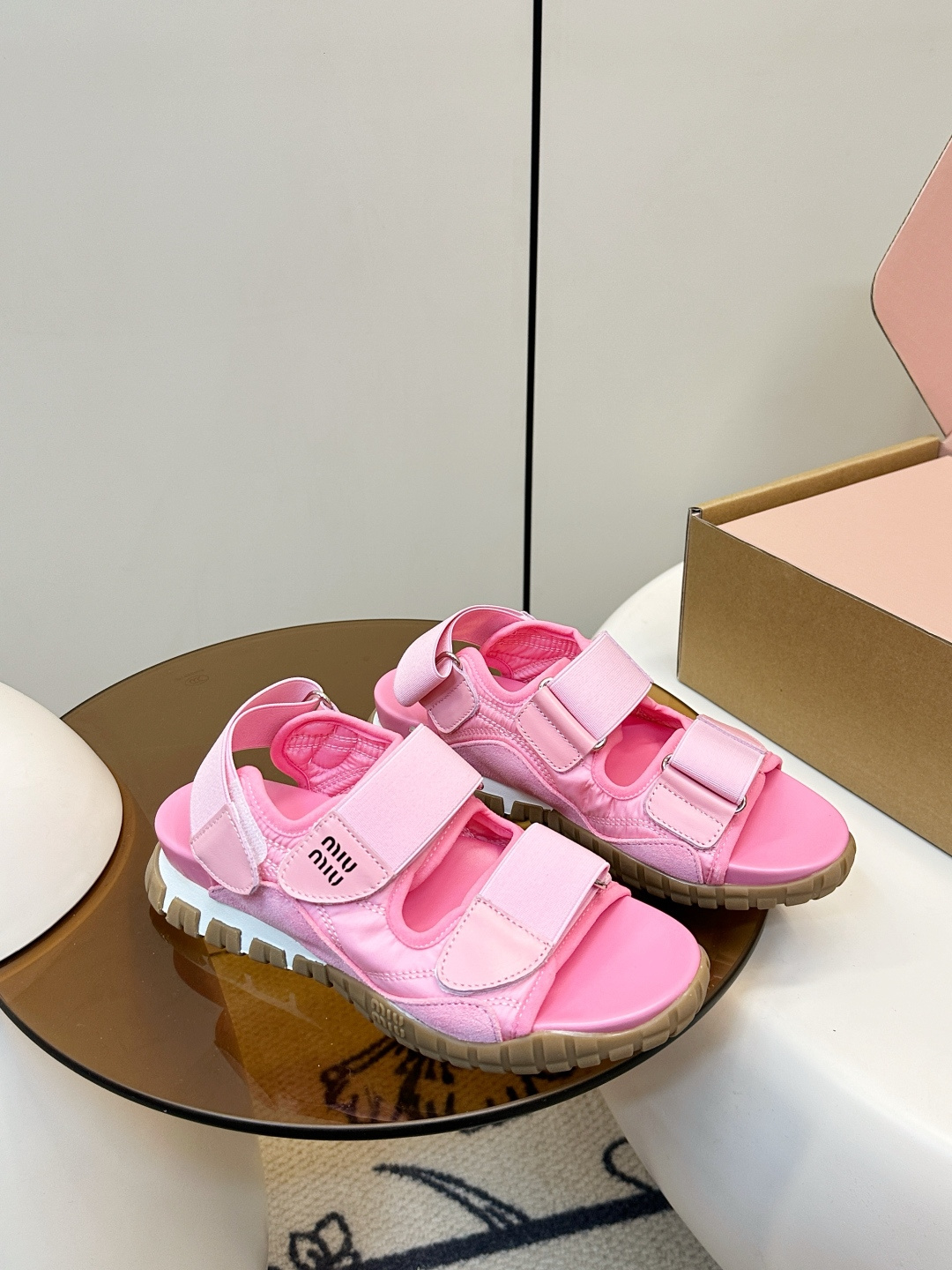 Miu Miu Miu Miu26ss新品运动凉鞋​​