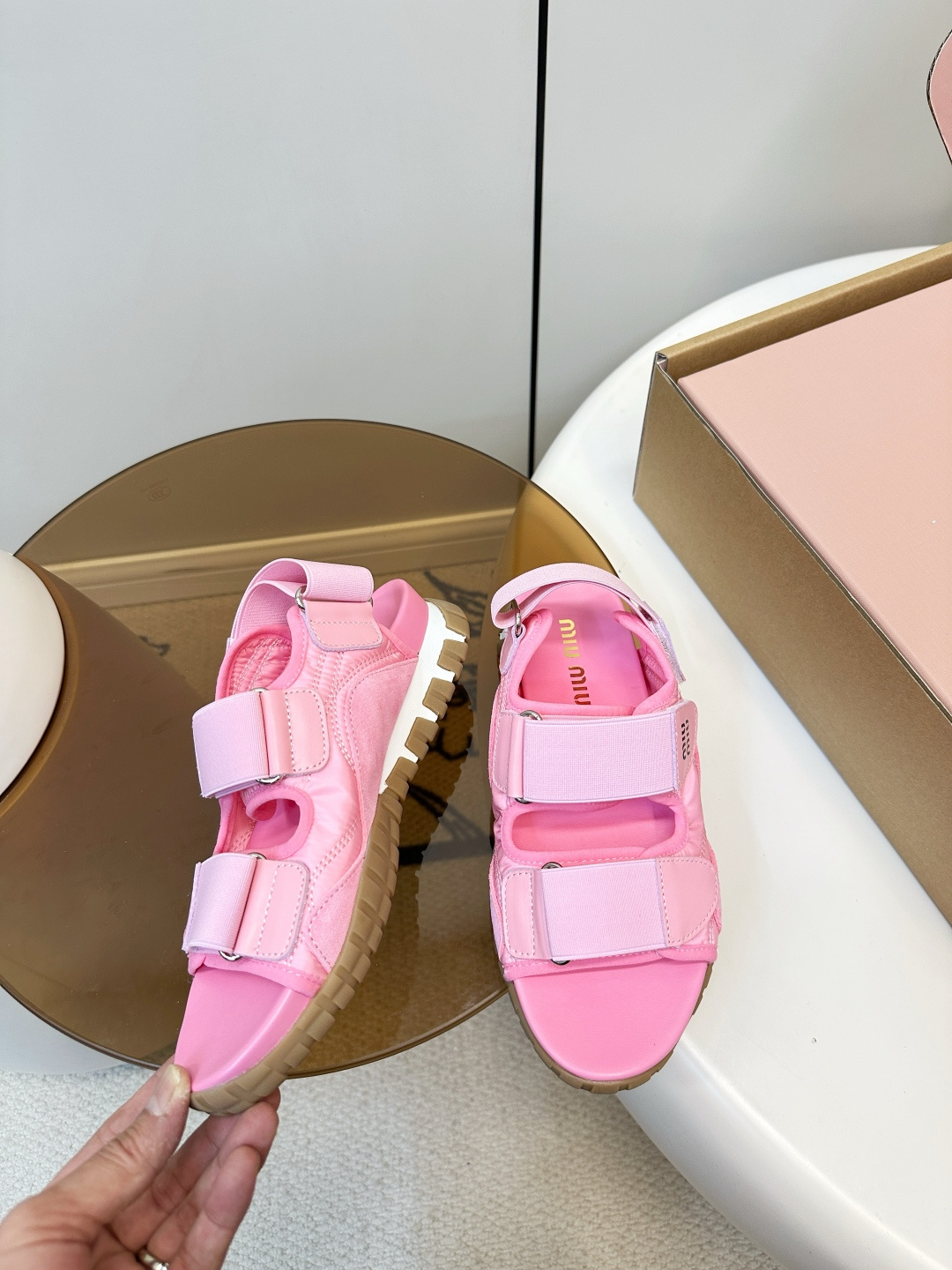 Miu Miu Miu Miu26ss新品运动凉鞋​​