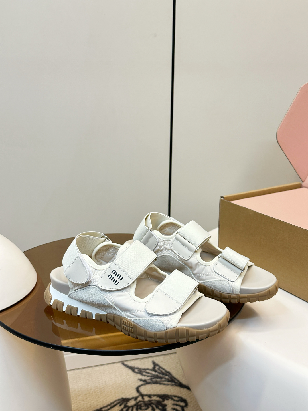Miu Miu Miu Miu26ss新品运动凉鞋​​