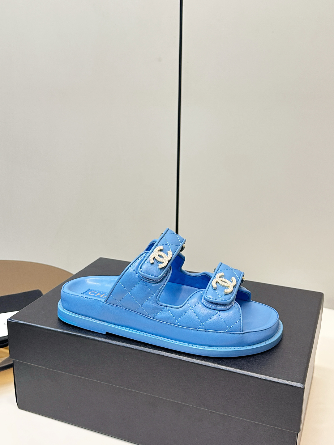 Chanel Chanel 2026ss新品小香魔术贴沙滩拖鞋