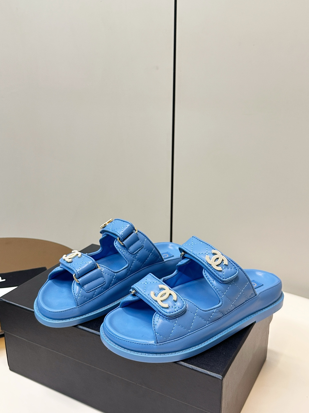 Chanel Chanel 2026ss新品小香魔术贴沙滩拖鞋