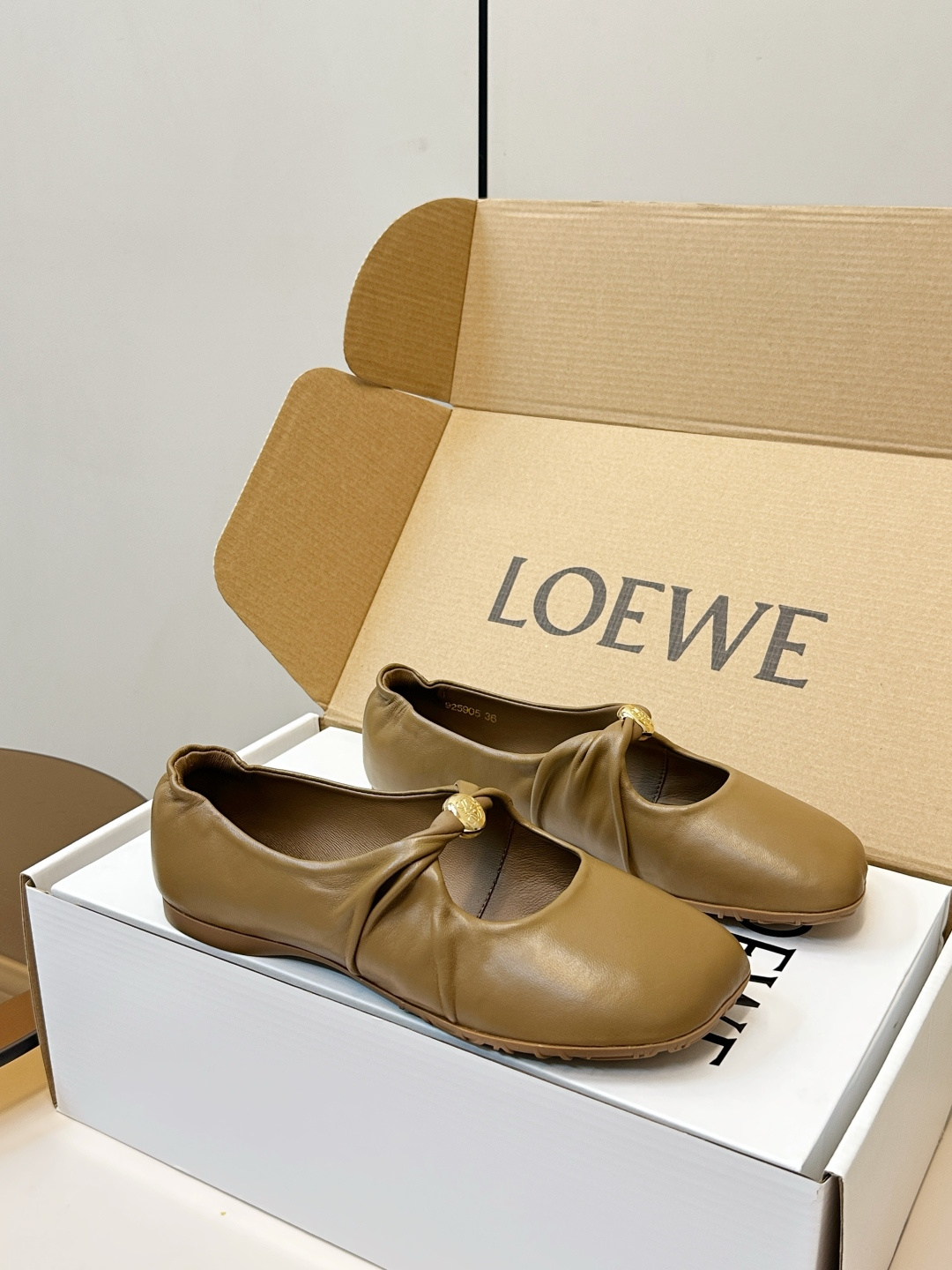 Loewe ​​LOEWE 罗意威26ss 法式 芭蕾舞鞋​​