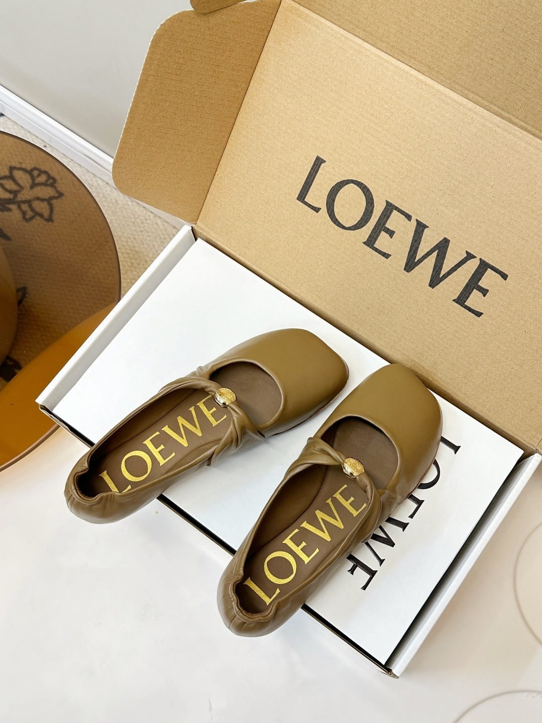Loewe ​​LOEWE 罗意威26ss 法式 芭蕾舞鞋​​