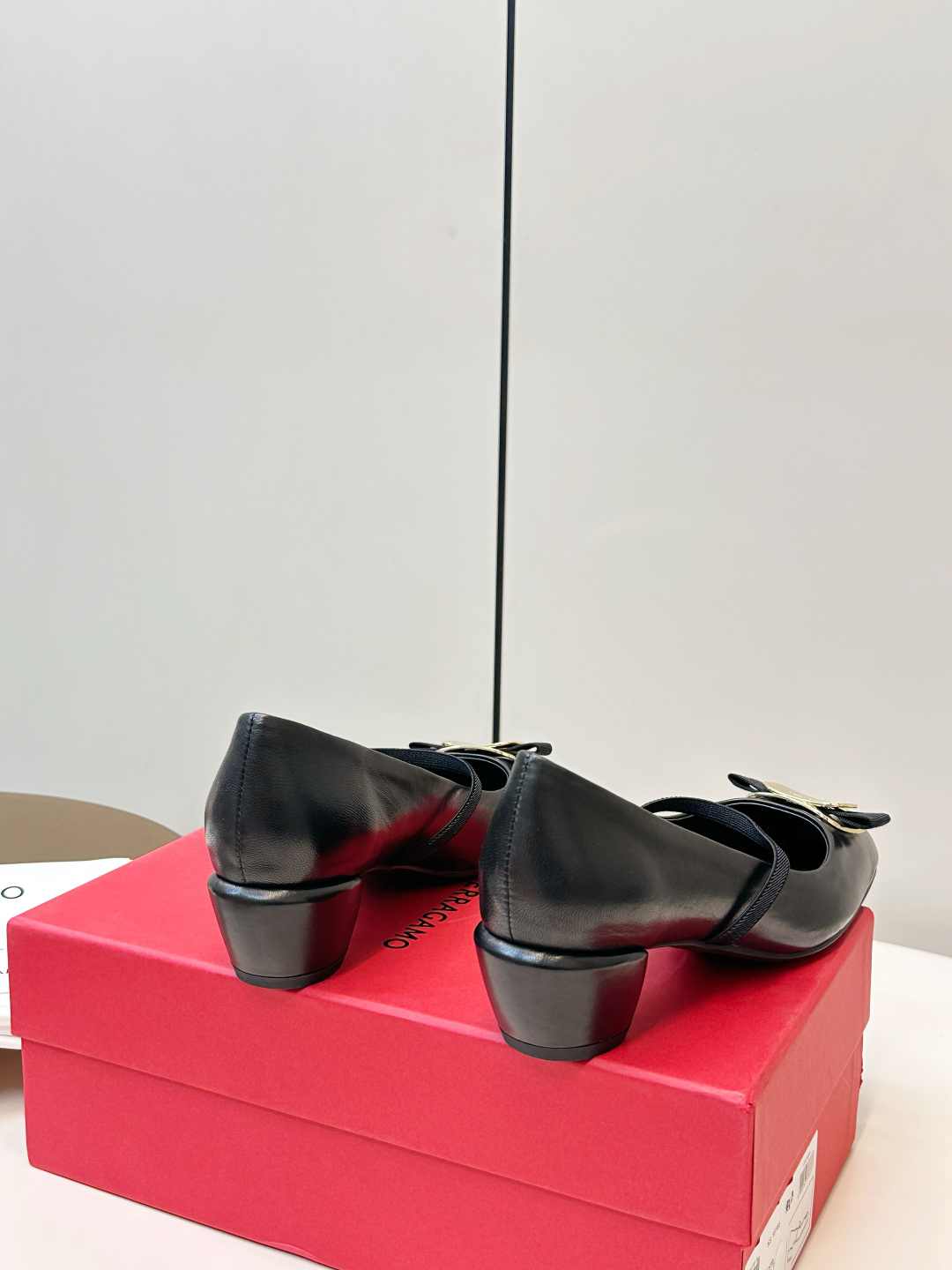 Ferragamo ​​Ferragamo 玛丽珍粗跟单鞋
